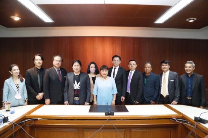 ADF6C295-50D7-4EE2-9CB3-6409195203A9