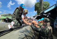 กองทัพบก ระดมกำลัง–ยุทโธปกรณ์ ลงพื้นที่ ช่วยประชาชนฝ่าวิกฤตน้ำท่วมกรุงเทพฯ